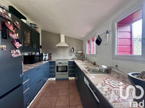 Maison traditionnelle 5 pièces de 88 m² à Maël-Carhaix (22340)