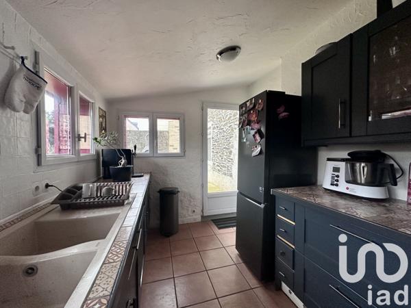 Maison traditionnelle 5 pièces de 88 m² à Maël-Carhaix (22340)