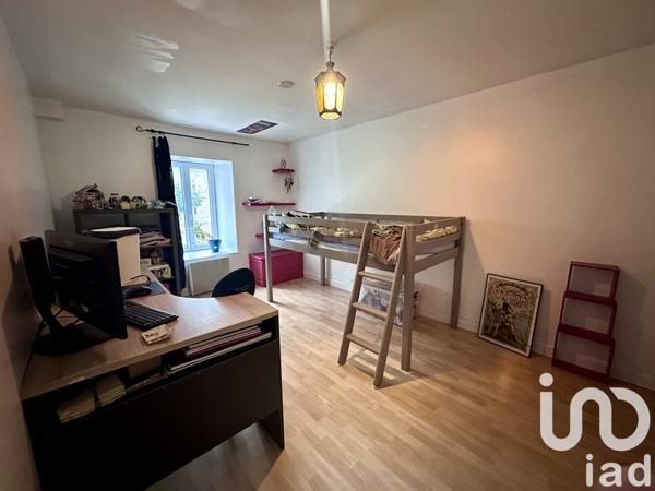 Maison traditionnelle 5 pièces de 88 m² à Maël-Carhaix (22340)