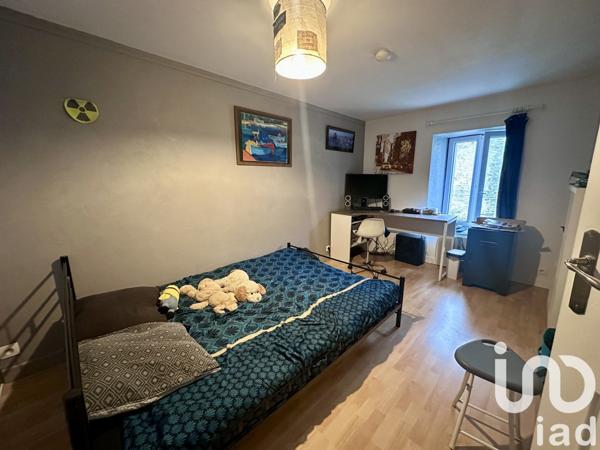 Maison traditionnelle 5 pièces de 88 m² à Maël-Carhaix (22340)