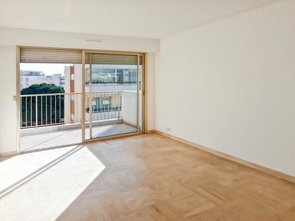 APPARTMENT T3 AVENUE DE MADRID