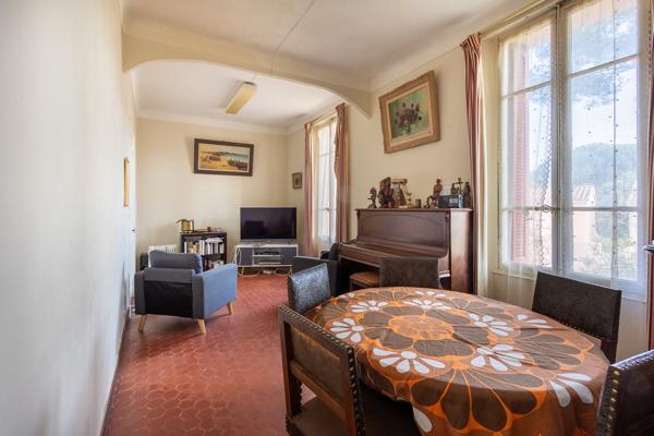 Maison avec un fort potentiel, 100 M de la plage