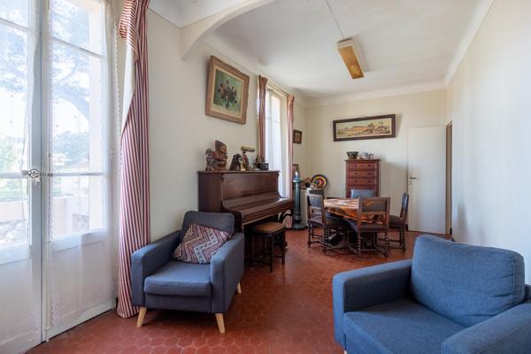 Maison avec un fort potentiel, 100 M de la plage