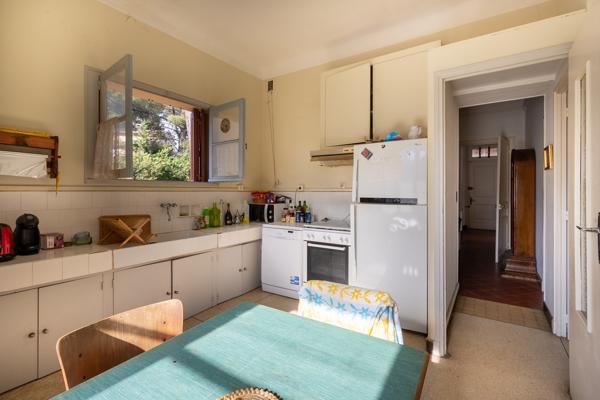 Maison avec un fort potentiel, 100 M de la plage