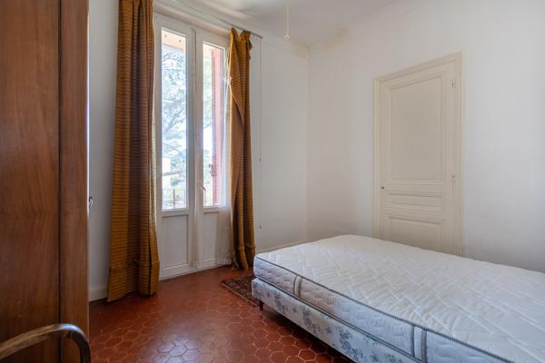 Maison avec un fort potentiel, 100 M de la plage