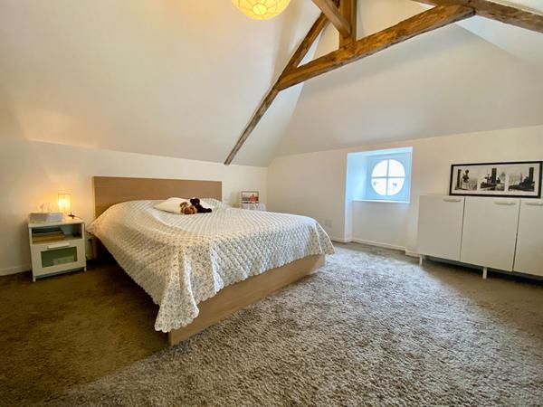 A VENDRE, maison de famille, centre de Dinan - 5 chambres, 176 m², grand jardin, calme et lumineux