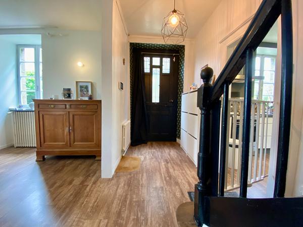 A VENDRE, maison de famille, centre de Dinan - 5 chambres, 176 m², grand jardin, calme et lumineux