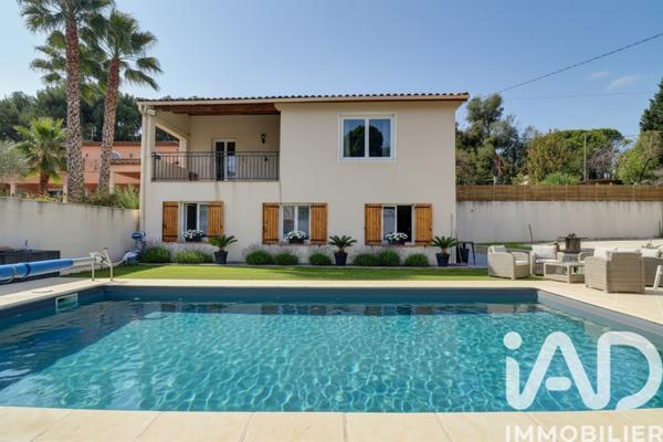 Maison à vendre 5 pièces 122 m² Saint-Mitre-les-Remparts