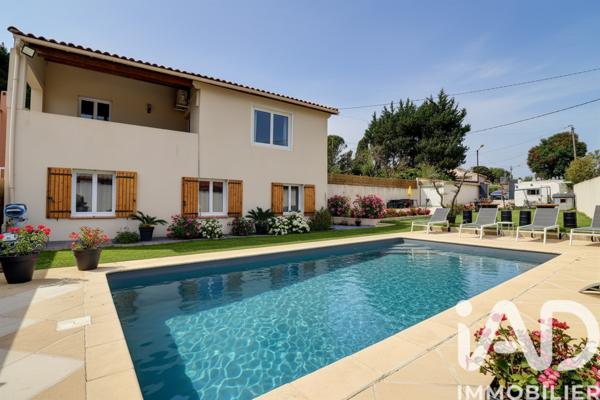 Maison à vendre 5 pièces 122 m² Saint-Mitre-les-Remparts