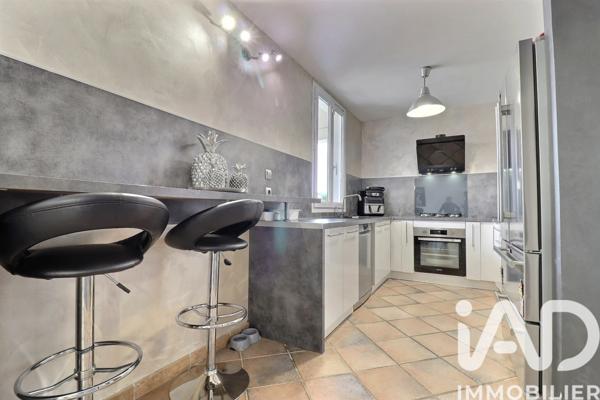 Maison à vendre 5 pièces 122 m² Saint-Mitre-les-Remparts