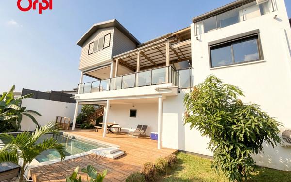 Maison à vendre    5 pièces • 129,95 m2 Saint-Paul