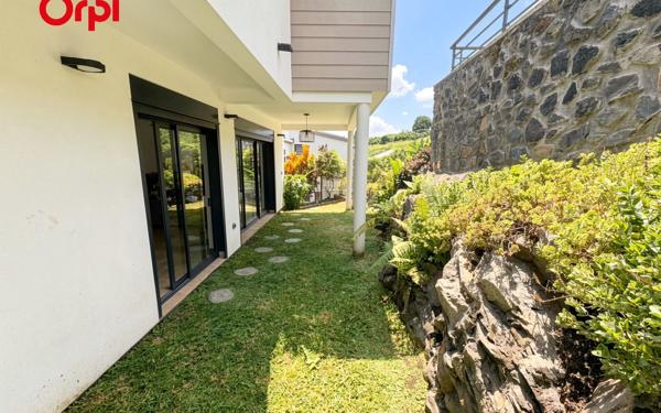 Maison à vendre    5 pièces • 129,95 m2 Saint-Paul