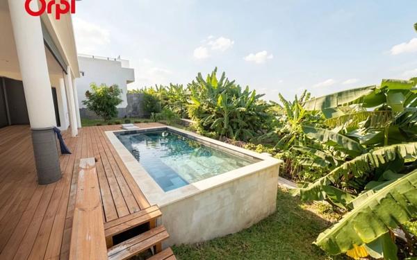 Maison à vendre    5 pièces • 129,95 m2 Saint-Paul