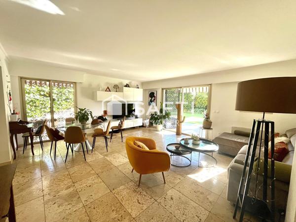 Appartement d'exception avec dépendance, 3 stationnements, calme