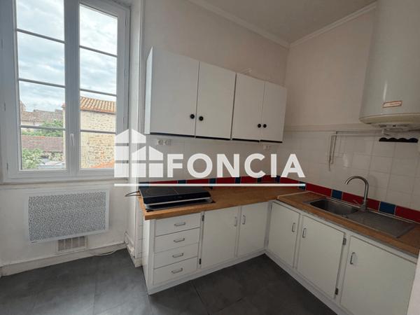Location Studio 33 m² - Angouleme 16000