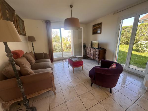 Maison
         5 pièces
        - 107 m² 419 000 € *
