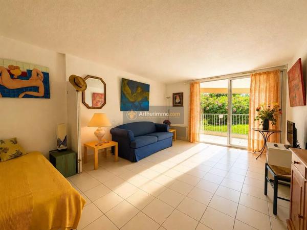 Vente                                                      Appartement
                        
                     1 pièces                      31 m2                     à Saint-Raphaël