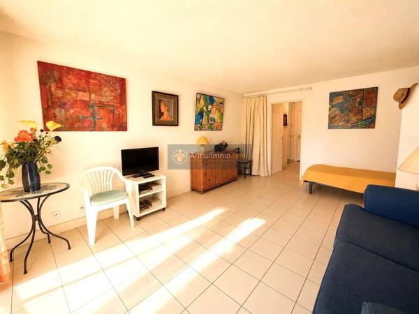 Vente                                                      Appartement
                        
                     1 pièces                      31 m2                     à Saint-Raphaël