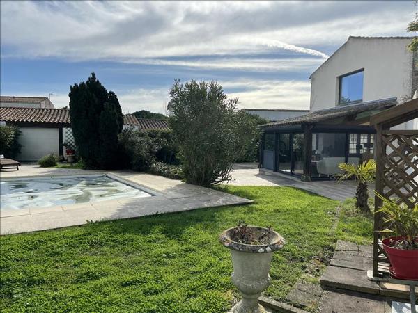 Maison à vendre |  Puilboreau |  6 pièces | 210 m²