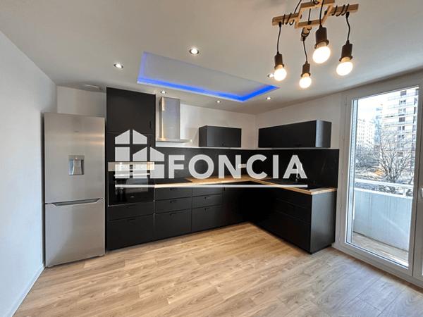 Location Appartement meublé 3 pièces 63.7 m² - 38 40 RUE ANATOLE FRANCE Grenoble 38100