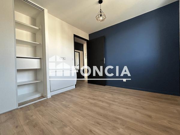 Location Appartement meublé 3 pièces 63.7 m² - 38 40 RUE ANATOLE FRANCE Grenoble 38100