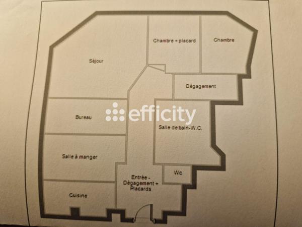 Appartement
         5 pièces
        - 134 m² Bien prestige 446 000 € *