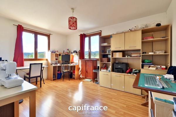 Maison à vendre 5 pièces VAUGNERAY (69) de 120m² habitable avec garage de 60m² sur parcelle de 844m²