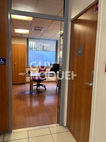 Local commercial Grenade 53 m2