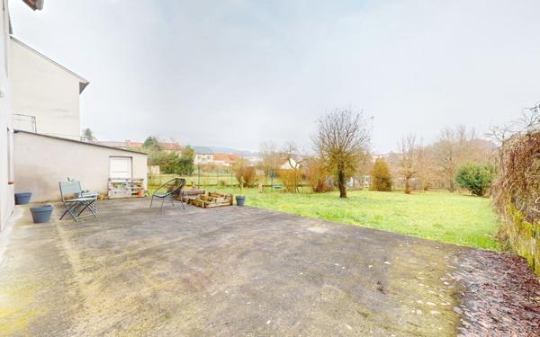 Immeuble à vendre    7 pièces •  Hayange