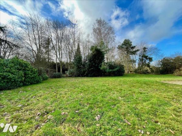 Maison 9 pièces avec sous-sol complet