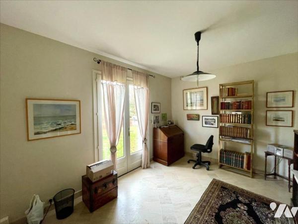 Maison 9 pièces avec sous-sol complet