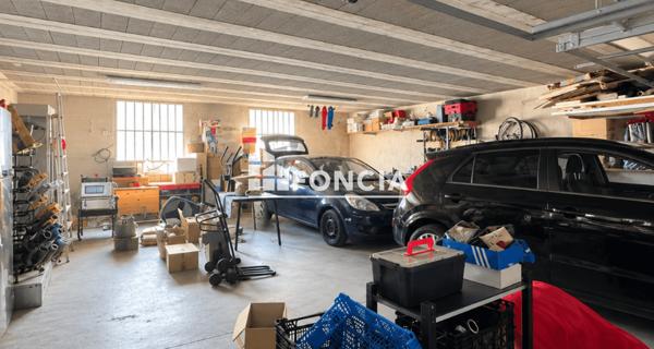 À vendre Maison 6 pièces 209 m² - Orange 84100