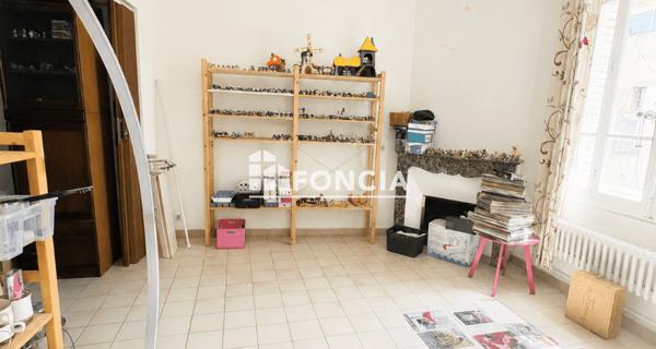 À vendre Maison 6 pièces 209 m² - Orange 84100
