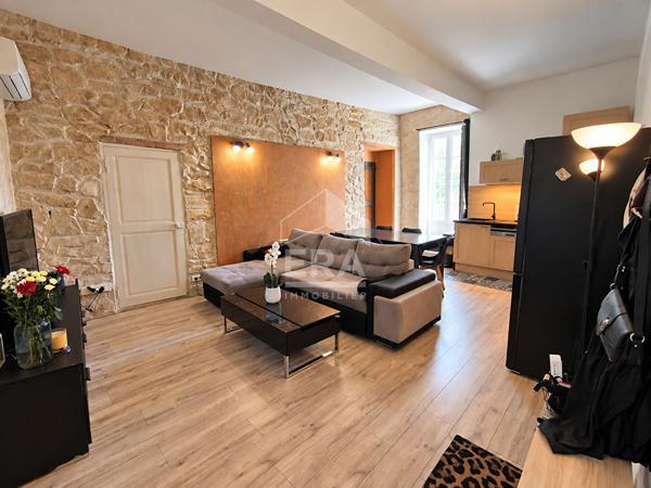 Appartement au 1er étage - Balcon, 3 chambres, buanderie et grande cave Mazan