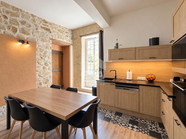 Appartement au 1er étage - Balcon, 3 chambres, buanderie et grande cave Mazan