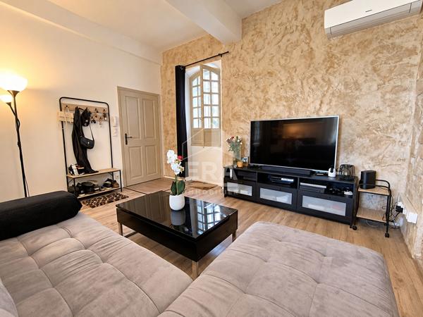 Appartement au 1er étage - Balcon, 3 chambres, buanderie et grande cave Mazan