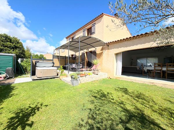 A VENDRE 13540 PUYRICARD MAISON TYPE 5 PIECES DE 130 M² AVEC JARDIN, JACUZZI ET GARAGE