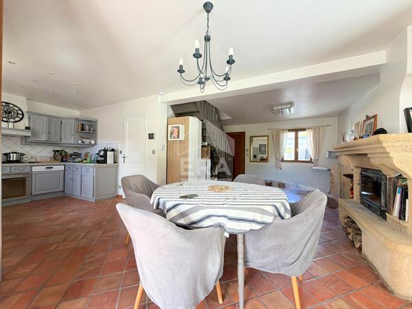 A VENDRE 13540 PUYRICARD MAISON TYPE 5 PIECES DE 130 M² AVEC JARDIN, JACUZZI ET GARAGE