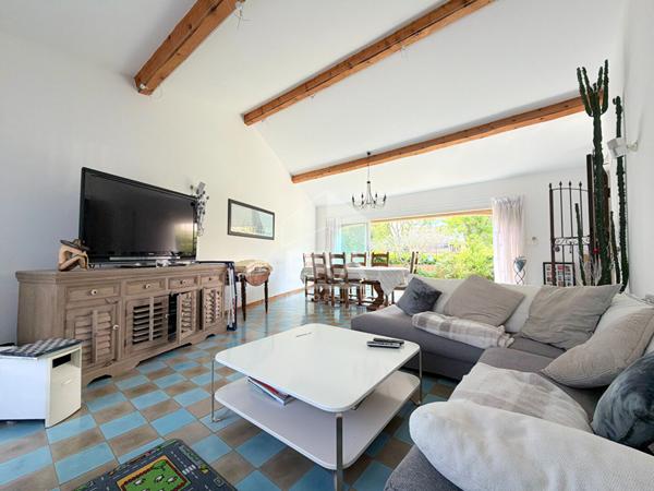 A VENDRE 13540 PUYRICARD MAISON TYPE 5 PIECES DE 130 M² AVEC JARDIN, JACUZZI ET GARAGE