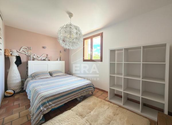 A VENDRE 13540 PUYRICARD MAISON TYPE 5 PIECES DE 130 M² AVEC JARDIN, JACUZZI ET GARAGE