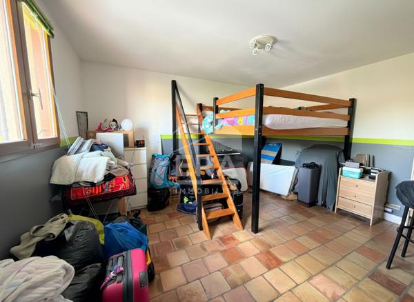 A VENDRE 13540 PUYRICARD MAISON TYPE 5 PIECES DE 130 M² AVEC JARDIN, JACUZZI ET GARAGE
