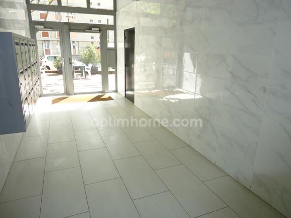 Appartement 3 pièces / 1 Chambre - Balcon - 59 m2 - 124 000 € FAI