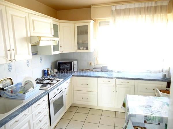 Appartement 3 pièces / 1 Chambre - Balcon - 59 m2 - 124 000 € FAI