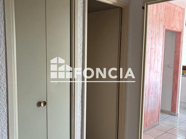 Location Studio meublé 29.33 m² - Greoux Les Bains 04800