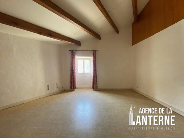 SAINT-PIERRE D'OLERON - MAISON 179 m² - TERRAIN 412 m²