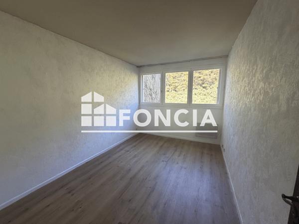 Location Appartement 4 pièces 85.6 m² - 47 RUE PARMENTIER Gardanne 13120