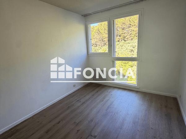 Location Appartement 4 pièces 85.6 m² - 47 RUE PARMENTIER Gardanne 13120