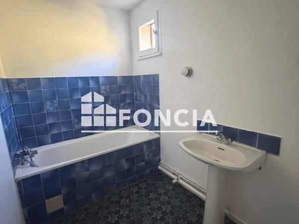 Location Appartement 4 pièces 85.6 m² - 47 RUE PARMENTIER Gardanne 13120