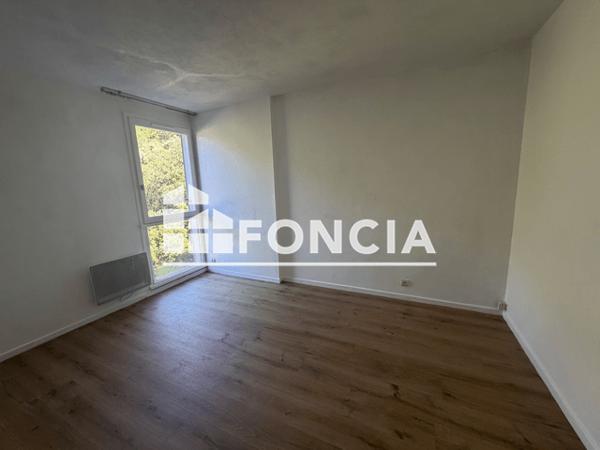 Location Appartement 4 pièces 85.6 m² - 47 RUE PARMENTIER Gardanne 13120