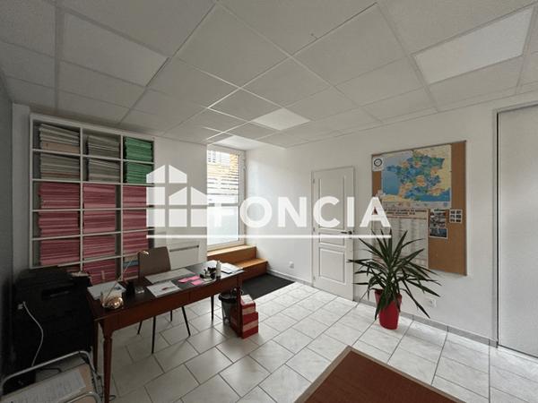 Location Local commercial 4 pièces 81.42 m² - 1/3 RUE KENNEDY Charleville Mezieres 08000